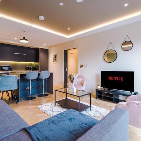 Exquisite Central York Abode Sleeps 6! Экстерьер фото