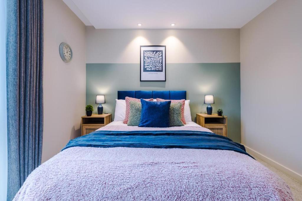 Exquisite Central York Abode Sleeps 6! Экстерьер фото