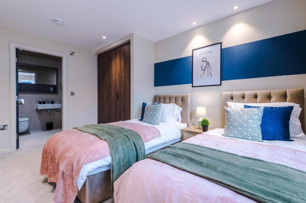 Exquisite Central York Abode Sleeps 6! Экстерьер фото