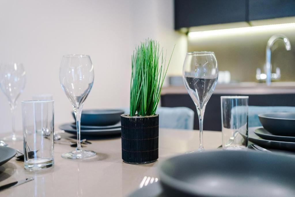 Exquisite Central York Abode Sleeps 6! Экстерьер фото