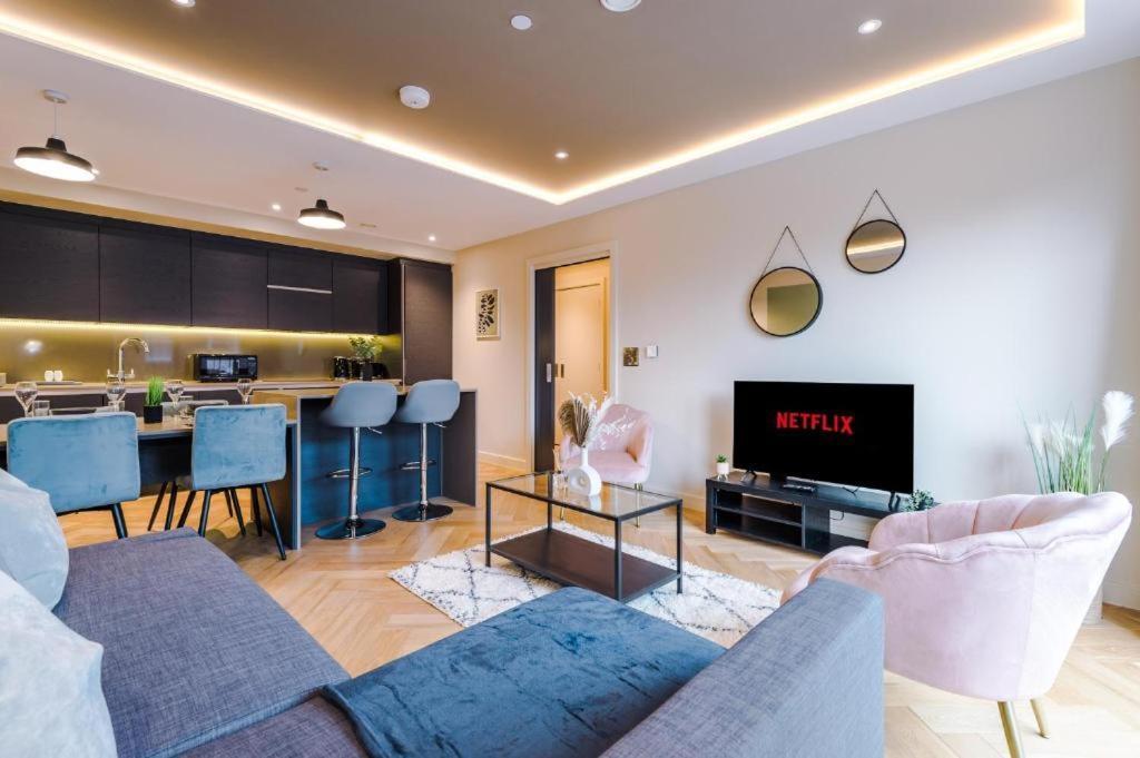 Exquisite Central York Abode Sleeps 6! Экстерьер фото
