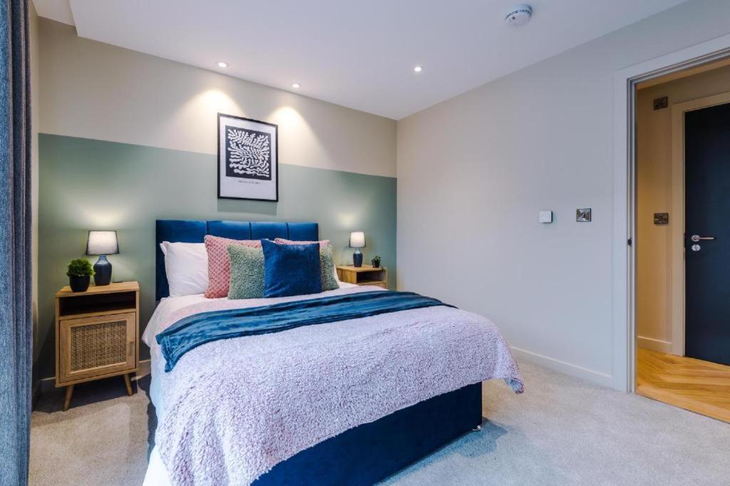 Exquisite Central York Abode Sleeps 6! Экстерьер фото