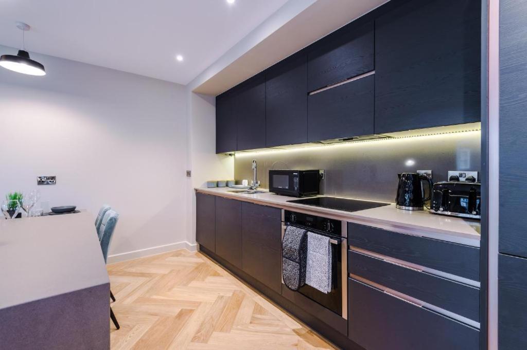 Exquisite Central York Abode Sleeps 6! Экстерьер фото